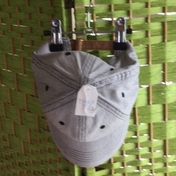 🦋NWT So Trendy Striped Baseball Cap Must Have 🦋 - Picture 6 of 7